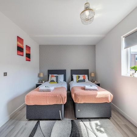 Ash View Place 4 -Heathrow - Thorpe Park - Free Parking Staines-upon-Thames Eksteriør bilde