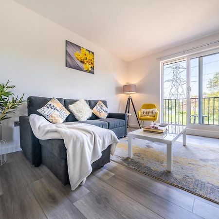 Ash View Place 4 -Heathrow - Thorpe Park - Free Parking Staines-upon-Thames Eksteriør bilde