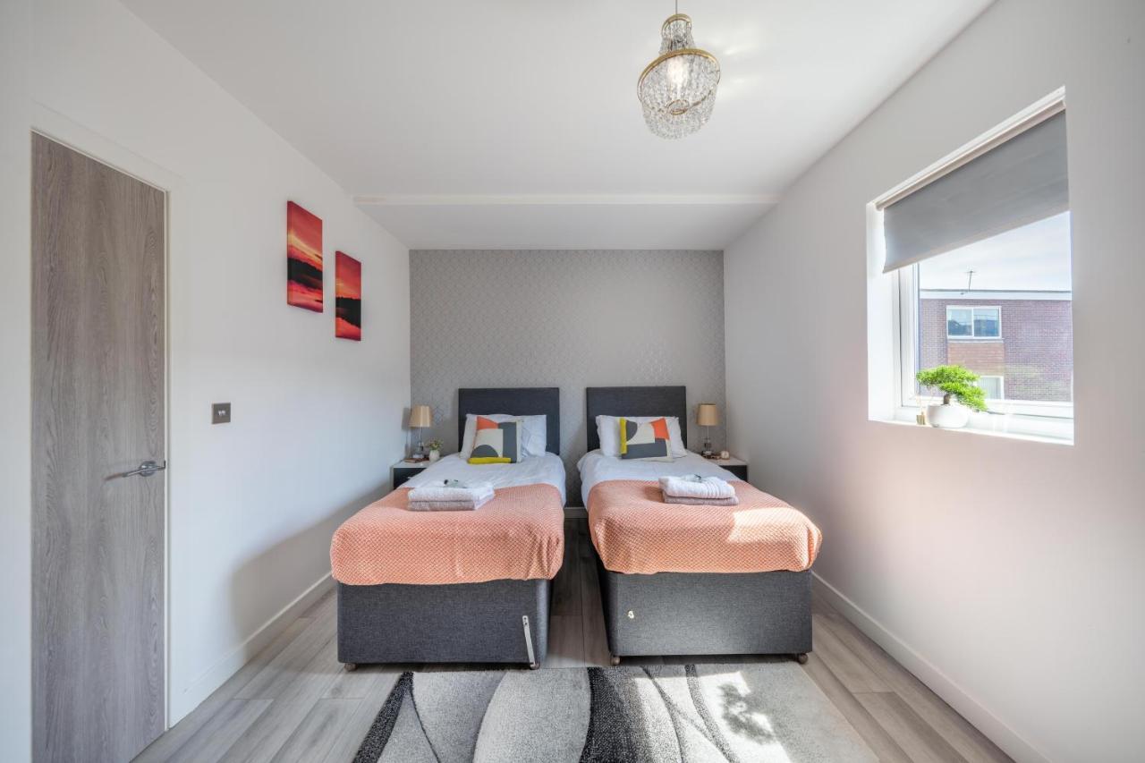 Ash View Place 4 -Heathrow - Thorpe Park - Free Parking Staines-upon-Thames Eksteriør bilde